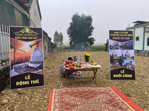 Mâm lễ và chiếu hoa trong ngày động thổ