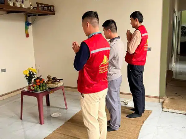 Làm lễ trong nhà trước khi khởi công cải tạo