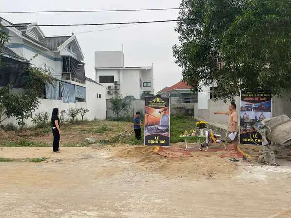 Lễ khởi công trên nền đất đã san phẳng